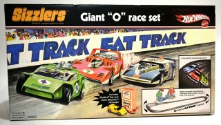 2006 Hot Wheels Sizzlers Giant O Fat Track Race Set W/ Angeleno M70 Car