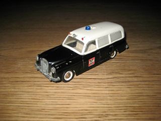 Tekno Denmark - Rare No 731/32 Black / White Mercedes - Benz - Ambulance - 1960 