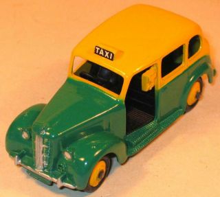 Dinky Toys No 254 Austin Fx3 Taxi Yellow & Green 56 - 59.  Unboxed