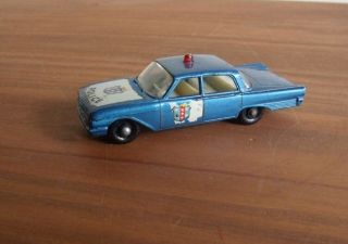 Matchbox Lesney 55b - 4 Ford Fairlane Police Car,  Rare Error 59b Fire Chief Base