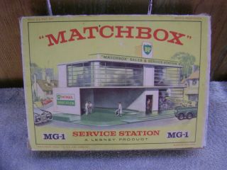 MATCHBOX BP SALES & SERVICE STATION MG - 1 - B - 2 2