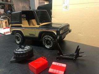 Vintage Tonka Jeep Bronco Mr - 970 Large Truck Steel,  Spare Tire,  Gas Can & Jack