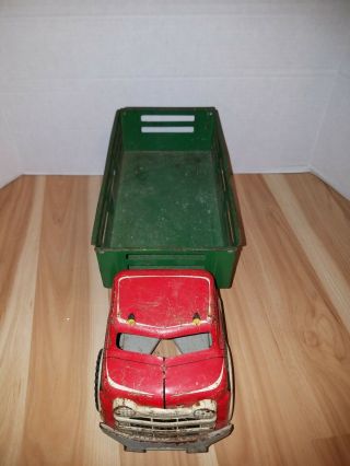 Vintage Wyandotte Farm truck Pressed Steele Red and White cab with Green bed. 4