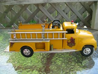 Vintage 1950 ' s Tonka pressed steel Ford pumper fire truck good shape w/ hydrant 6