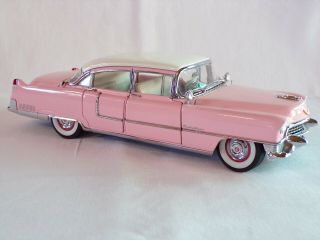 FRANKLIN ELVIS PRESLEY ' S PINK CADILLAC 1/24 3