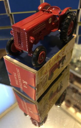 MATCHBOX LESNEY KING SIZE K - 4 MCCORMICK INTERNATIONAL B - 250 FARM TRACTOR 4