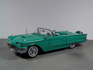 1/18 Scale Sunstar Collectors Series 1960 Ford Thunderbird Convertible