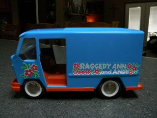 NO WINDOWS??? Buddy L 60s Raggedy Ann and Andy Camper with 5 figures 5