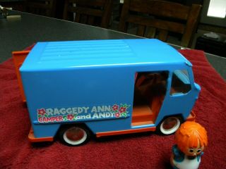 NO WINDOWS??? Buddy L 60s Raggedy Ann and Andy Camper with 5 figures 8