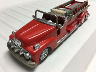 Vintage Hubley 10 " Kiddie Toy 468 - 2 1951 - 52 Ford Fire Truck 2 Extension Ladders