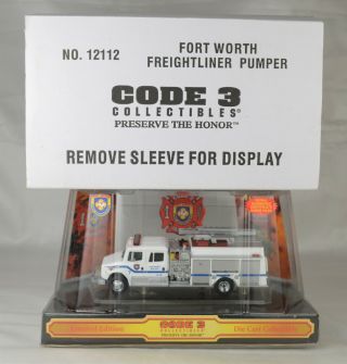 Code 3 12112 " Fort Worth Fd " Freightliner Fire Truck 1:64 Scale W/display