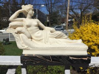 G Ruggeri Sculpture Of Venus On Marble Base Italian Vintage Perfect